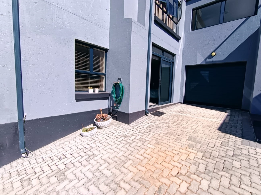 2 Bedroom Property for Sale in Island View Western Cape